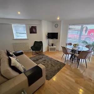 Superior Canary Wharf O2 Arena 2br Apartment London